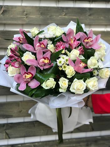 Букет цветов из: Розы и Хризантемы в Варна
