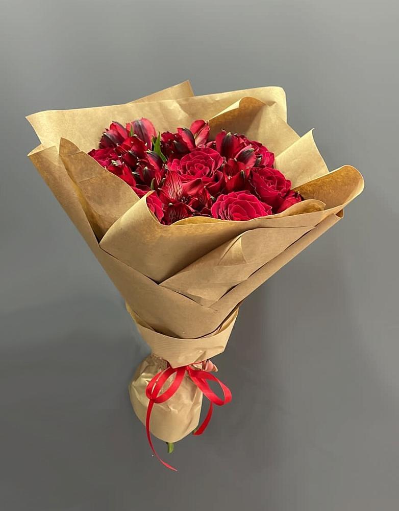 Букет цветов из: Альстромерии и Розы в Варна