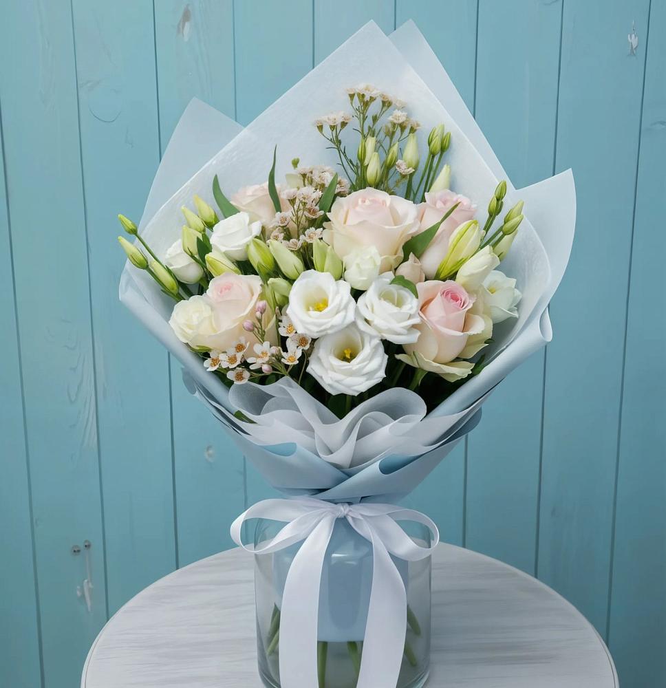 Букет цветов из: Розы и Лизиантусы в Варна