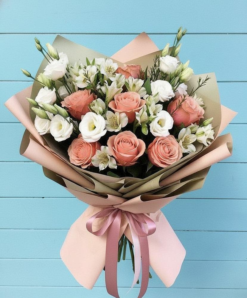 Букет цветов из: Розы, Альстромерии и Лизиантусы в Варна