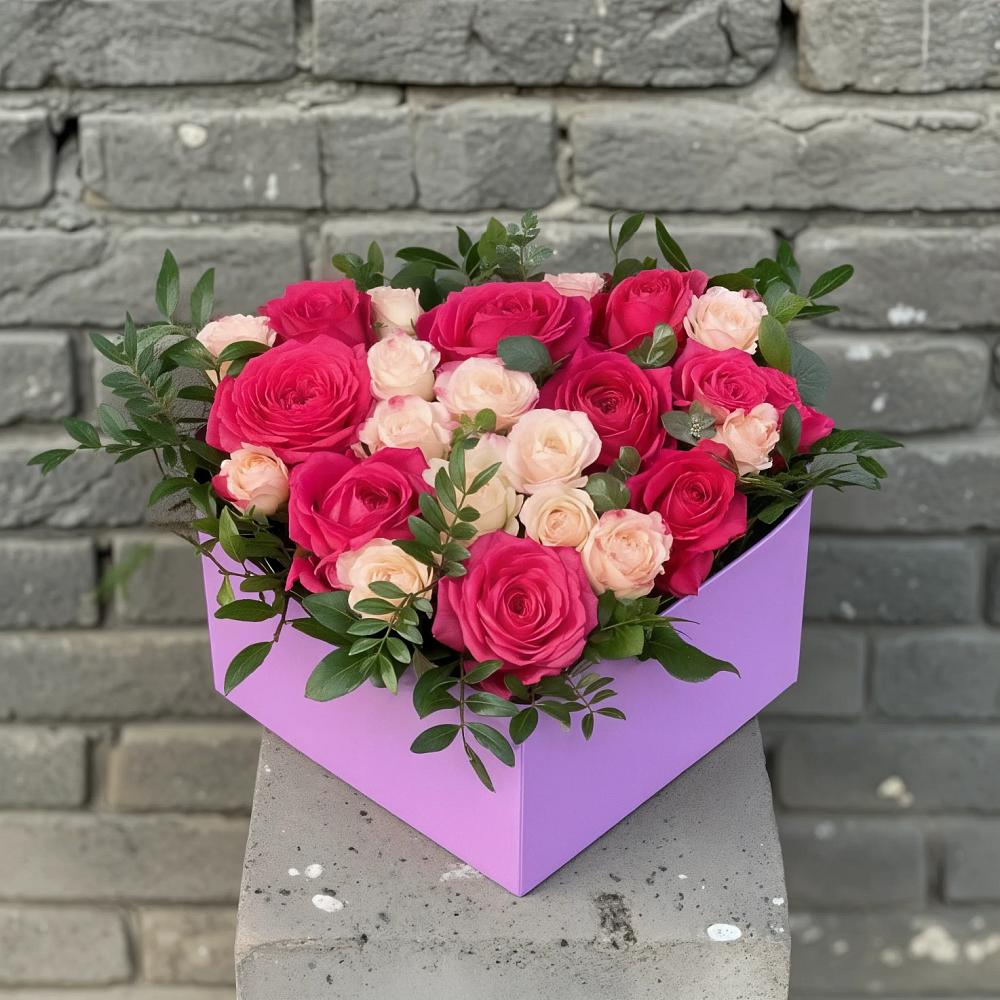 Цветочная композиция из Розы в коробке в Варна