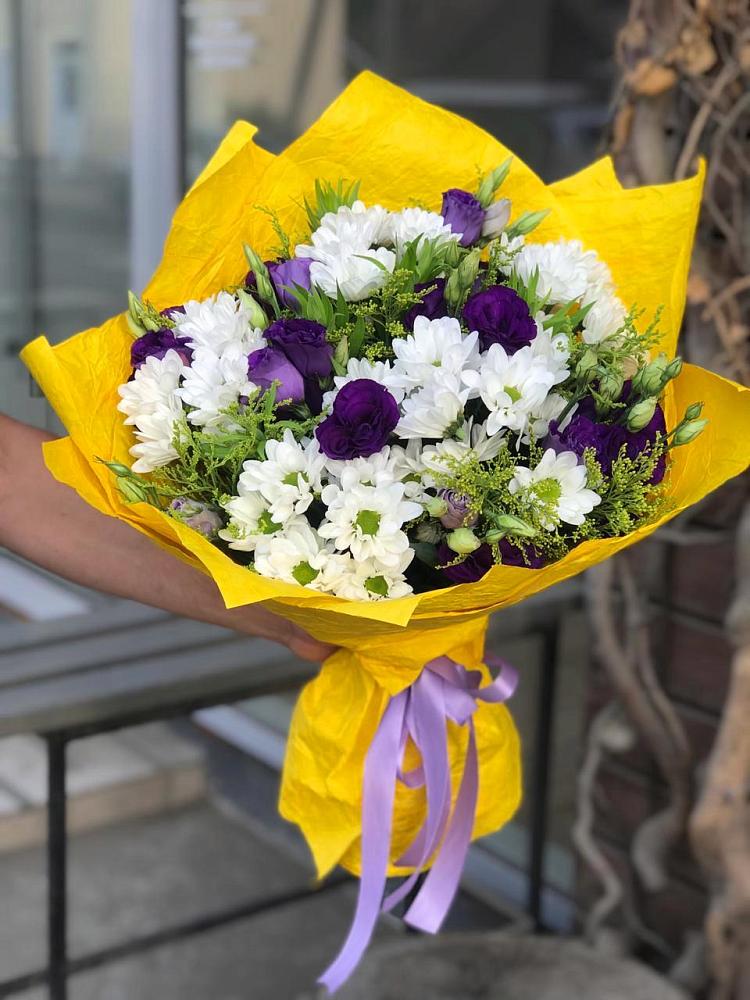 Букет цветов из: Ирисы, Хризантемы и Ромашки в Варна