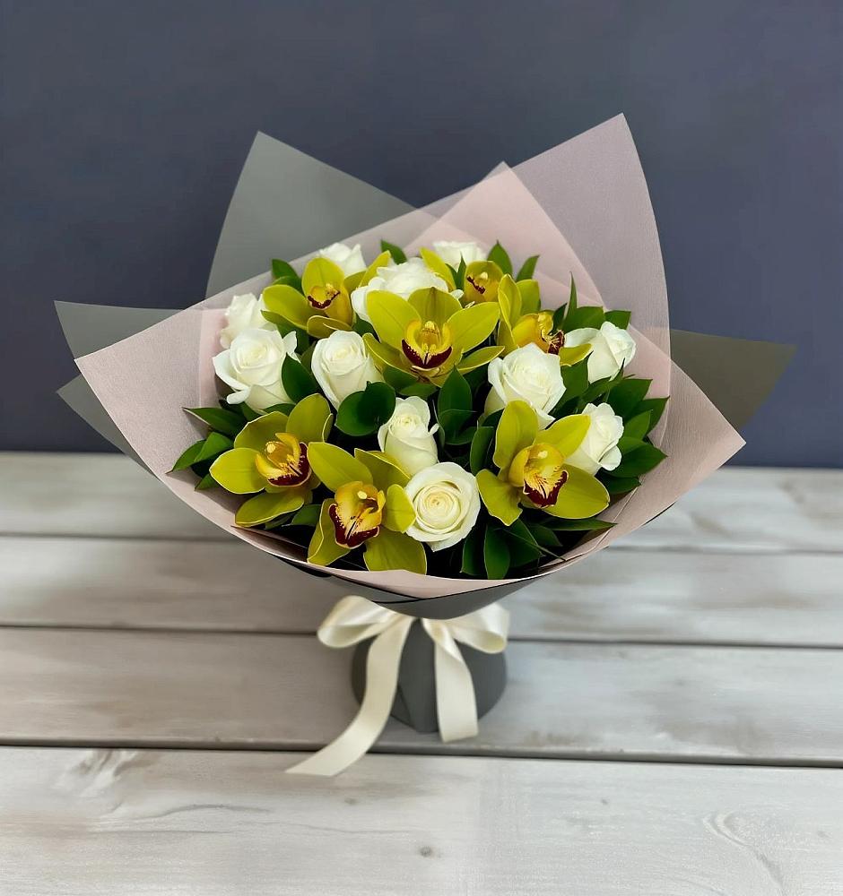 Букет цветов из: Орхидеи и Розы в Варна