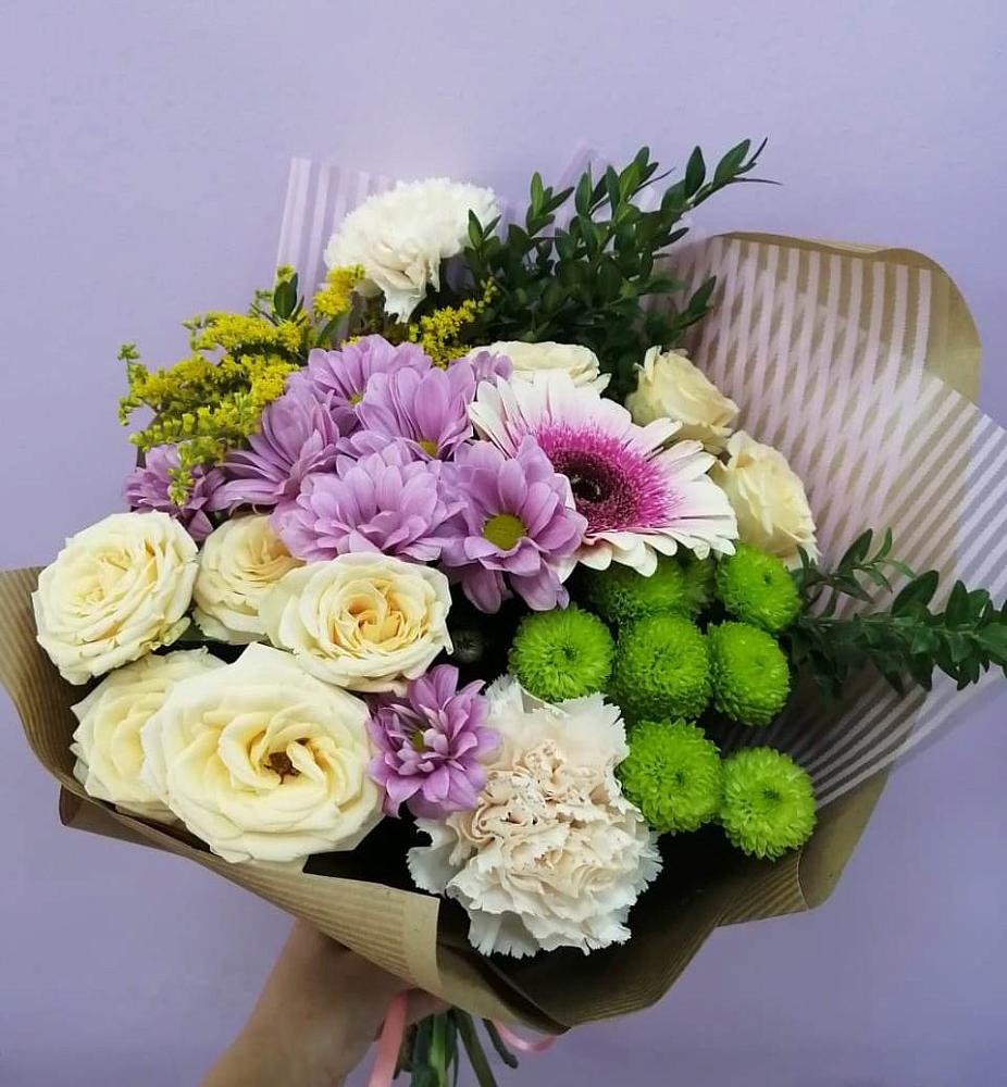 Букет цветов из: Хризантемы, Розы, Гвоздики и Герберы в Варна