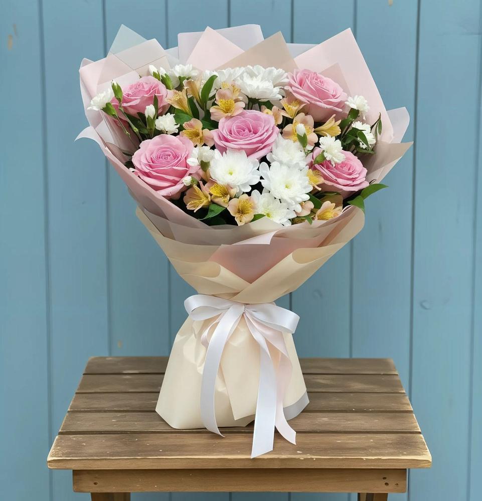 Букет цветов из: Гвоздики, Орхидеи и Розы в Варна