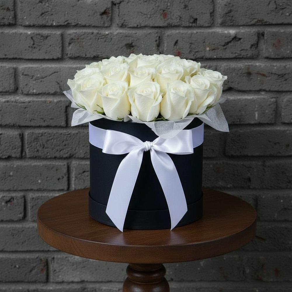 Цветочная композиция из Розы в шляпной коробке в Варна