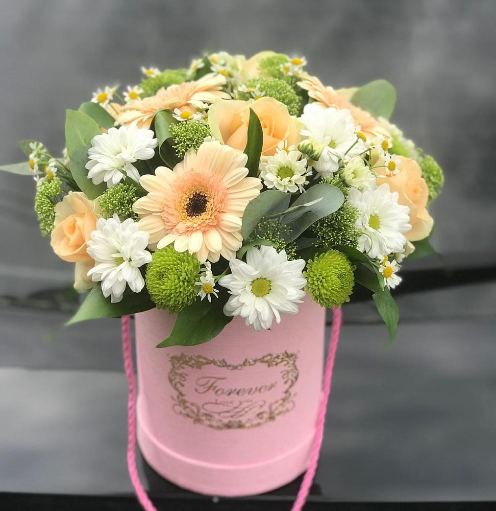 Цветочная композиция из Розы, Герберы и Хризантемы в шляпной коробке в Варна