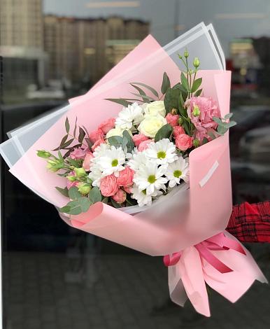 Букет цветов из: Розы, Лизиантусы и Хризантемы в Варна