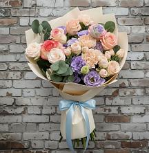 Букет цветов из:  Розы, Лизиантусы и Гвоздики в Варна
