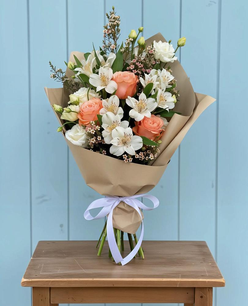 Букет цветов из: Альстромерии, Лизиантусы, Розы и Хризантемы в Варна