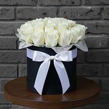 Цветочная композиция из Розы в шляпной коробке в Варна