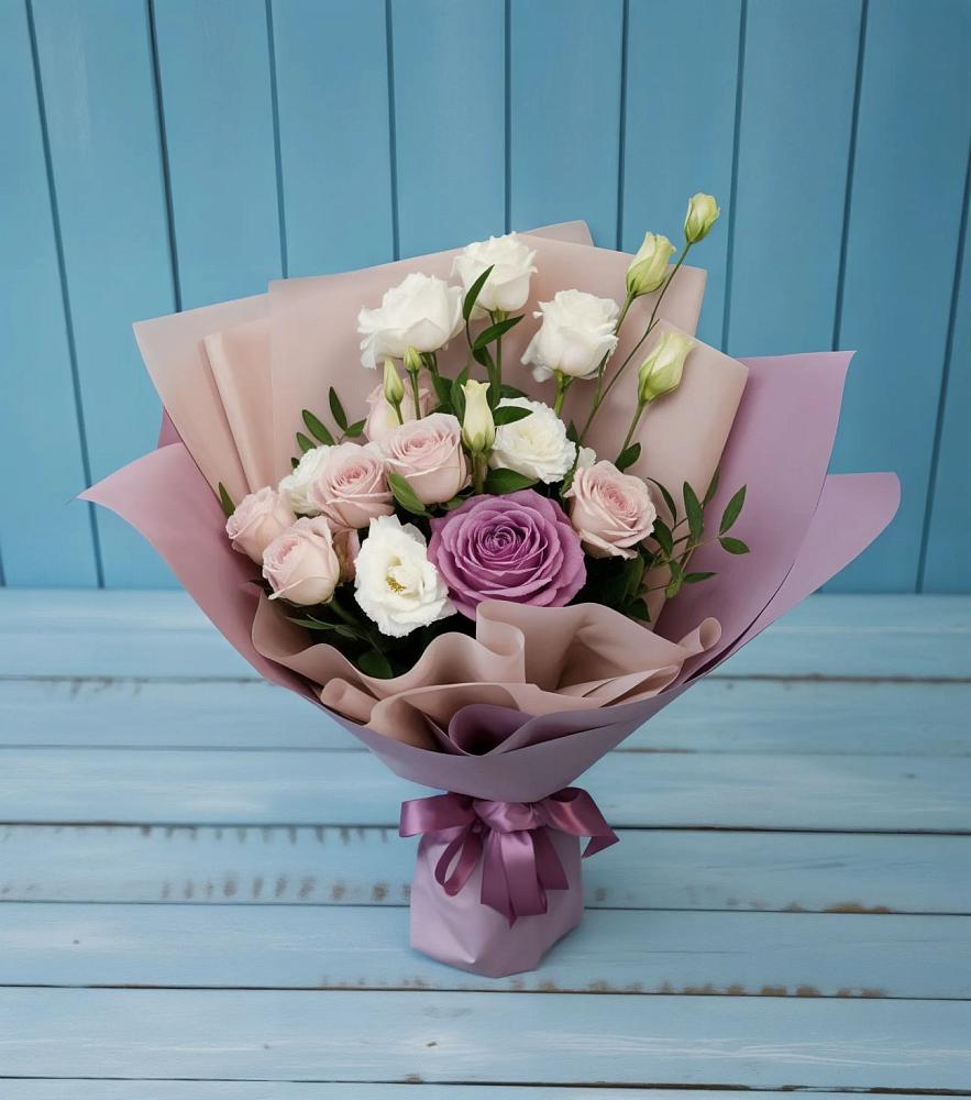 Букет цветов из: Розы и Лизиантусы в Варна